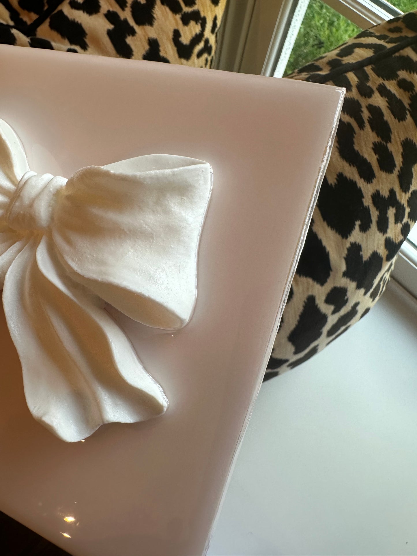 Mini Resin Bow - Pale Pink