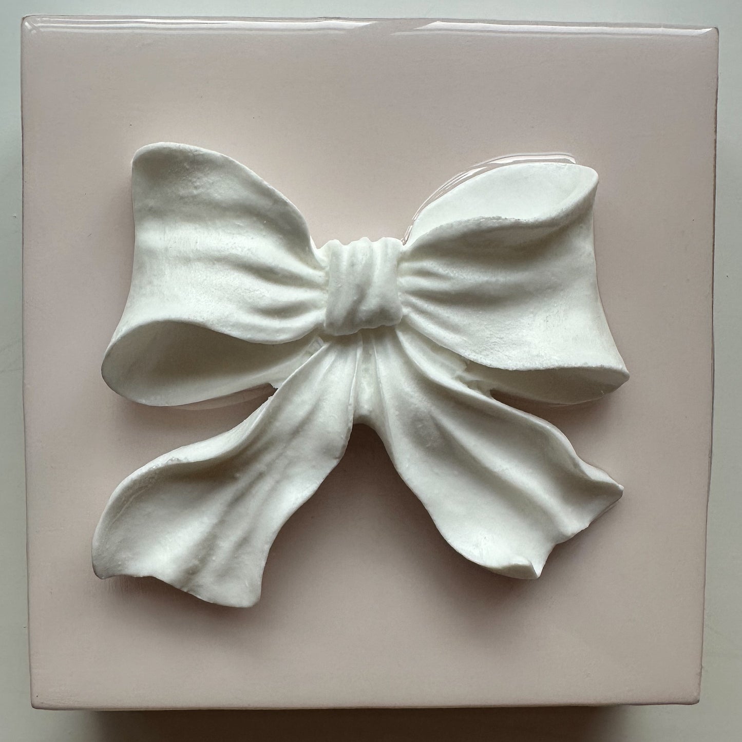 Mini Resin Bow - Pale Pink